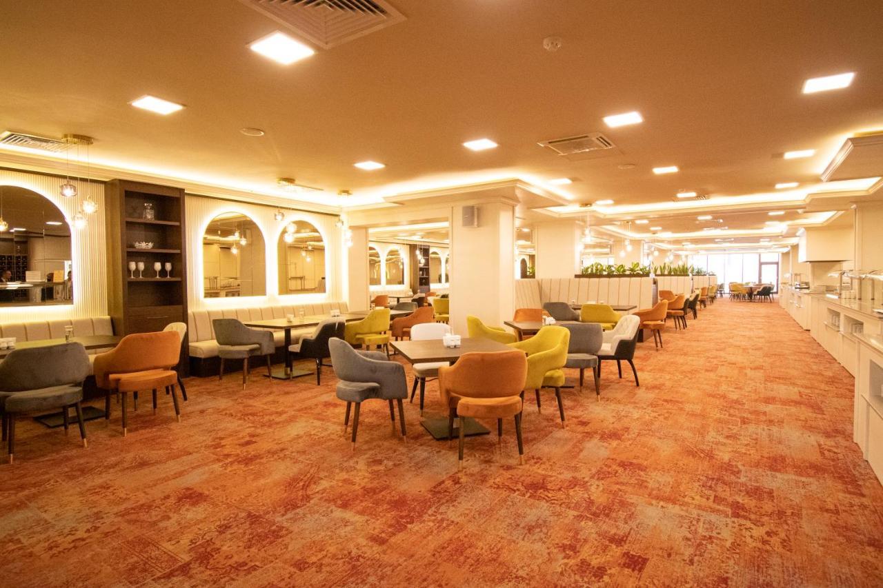 Admiral Hotel Sables d'or Extérieur photo The lounge at the airport