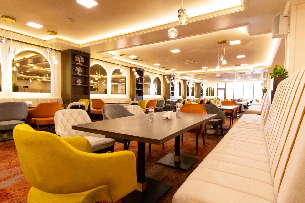 Admiral Hotel Sables d'or Extérieur photo The lounge at the airport
