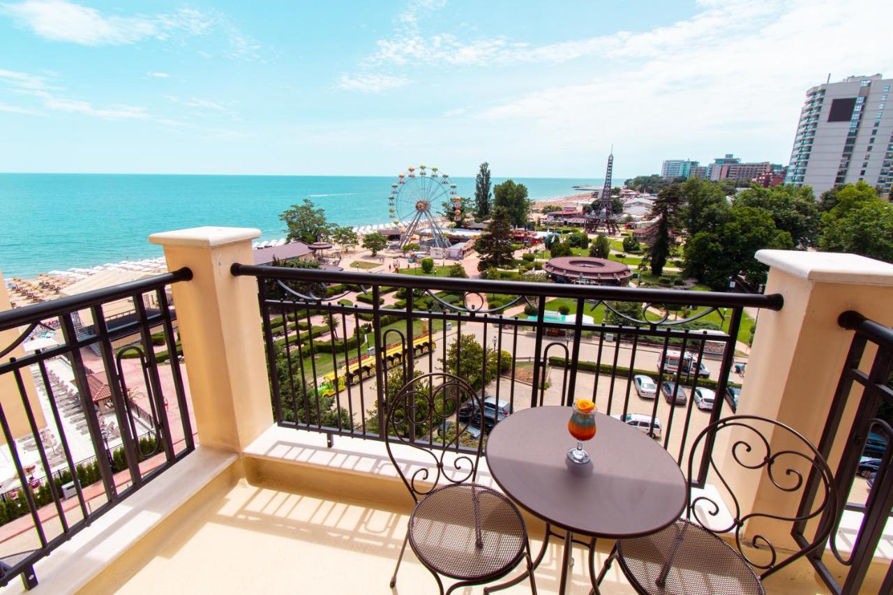 Admiral Hotel Sables d'or Extérieur photo A balcony