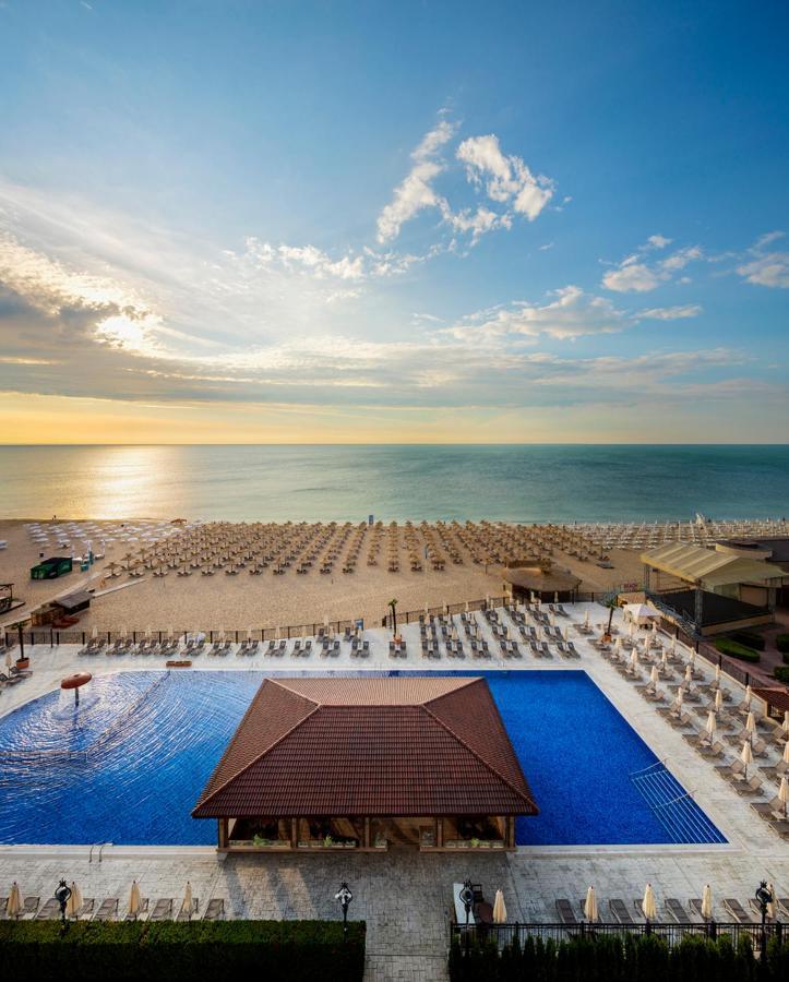 Admiral Hotel Sables d'or Extérieur photo The beach at the hotel