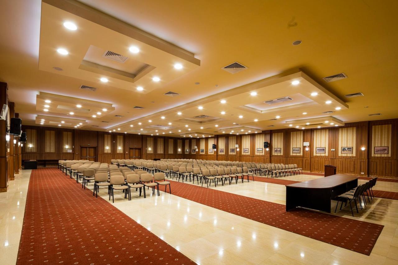 Admiral Hotel Sables d'or Extérieur photo The main conference hall