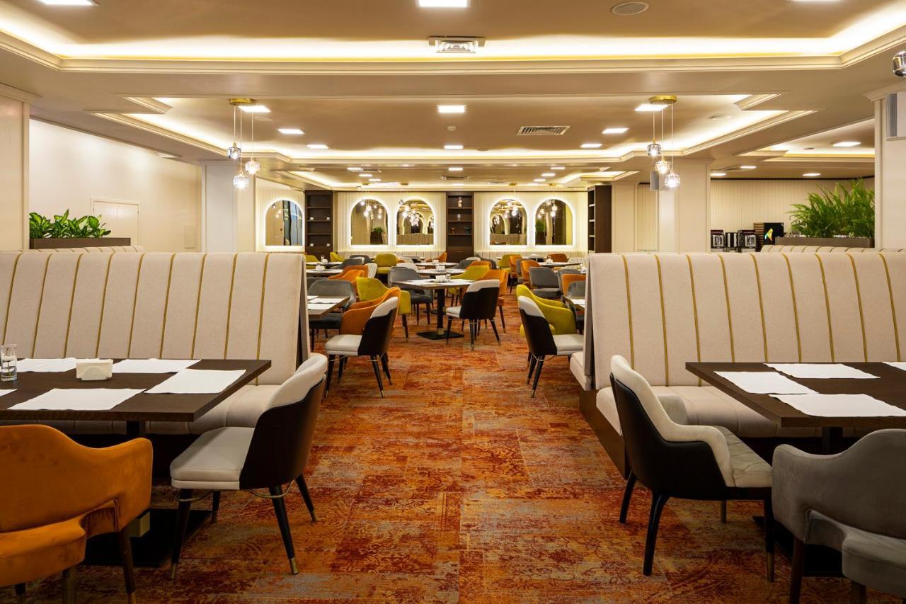 Admiral Hotel Sables d'or Extérieur photo Interior of a restaurant